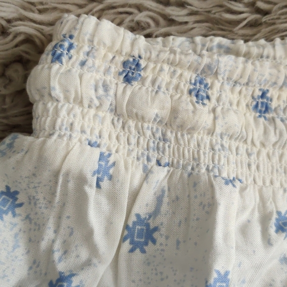 Bottom - Picture 2 of 8